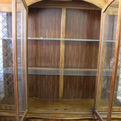 2 Piece Broyhill China Hutch Illuminated Cabinet