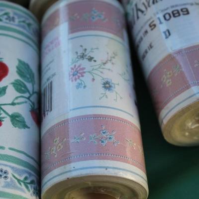 Vitnage Wallpaper (8 rolls)