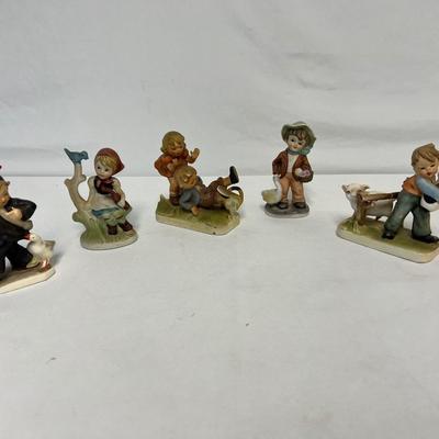 Hummel-Style Assortment