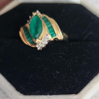 10k EMERALD GOLD RING 4.40 g