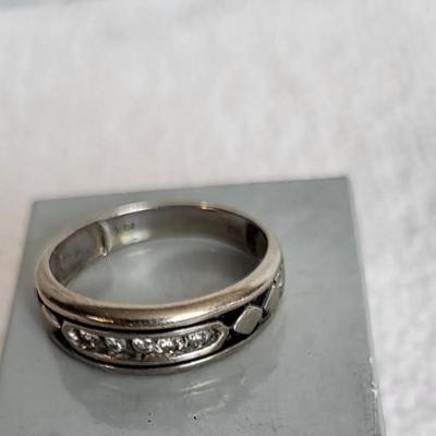 10k GOLD RING 3.82 g