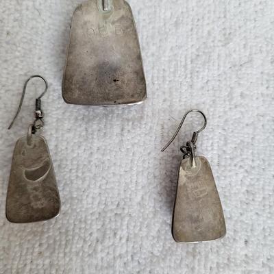 MARBLED PURPLE STONE PENDANT AND EARRINGS SET IN STERLING SILVER, SIGNED