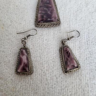 MARBLED PURPLE STONE PENDANT AND EARRINGS SET IN STERLING SILVER, SIGNED