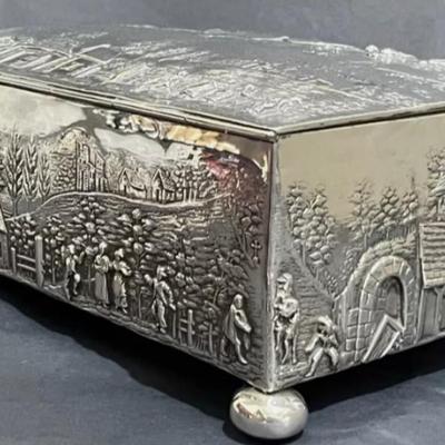 Large ornate 1916 Birngham sterling silver Jewelery box 46.2 oz