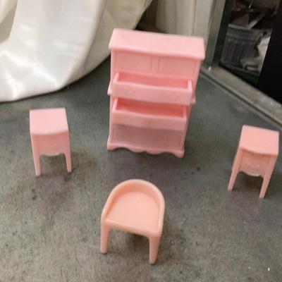 Large Vintage Metal Doll House With Lots of Doll Furniture