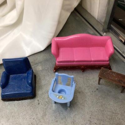 Large Vintage Metal Doll House With Lots of Doll Furniture