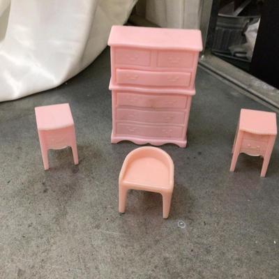 Large Vintage Metal Doll House With Lots of Doll Furniture