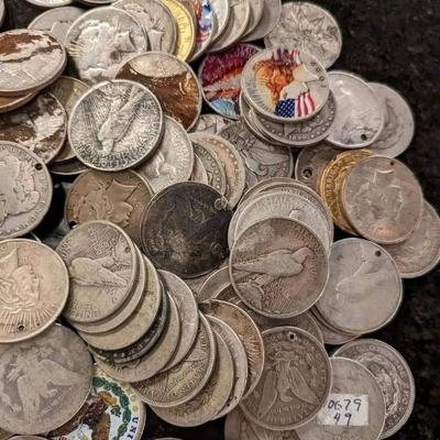 Lot of 107 90 % Silver US dollars Morgan and peace culls