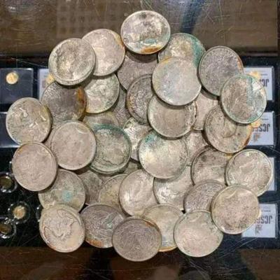 Lot of 62 90 % Silver Dollars Morgan and peace