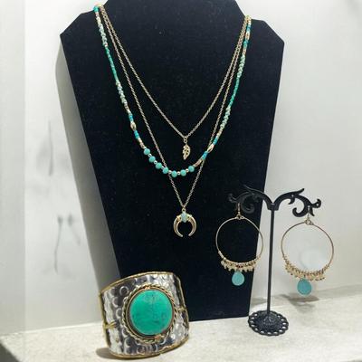 Boho Necklace, Earrings and Bracelet Bundle!!