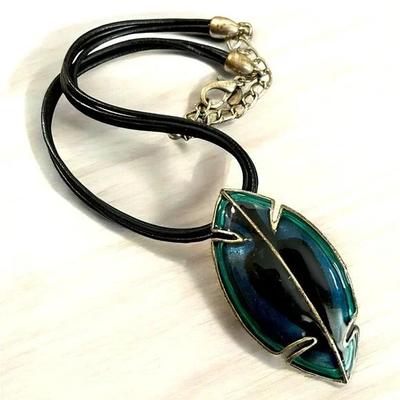 Chico's Enamel Leaf Choker Lagenlook Necklace