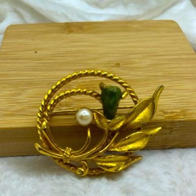 Sarah Coventry Jade Garden Brooch