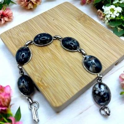 Vintage Silver-tone Bracelet with Faux Cabochon