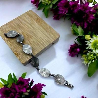 Vintage Silver-tone Bracelet with Faux Cabochon