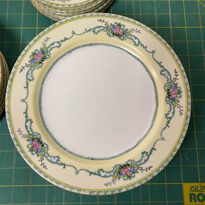 Noritake Table Set