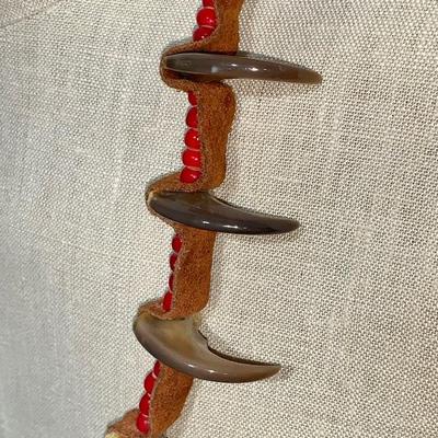 Vintage Native American Bear Claw Necklace