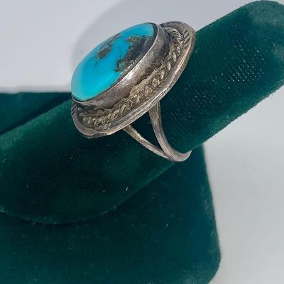 Native American Pawn Silver and Turquoise Ring