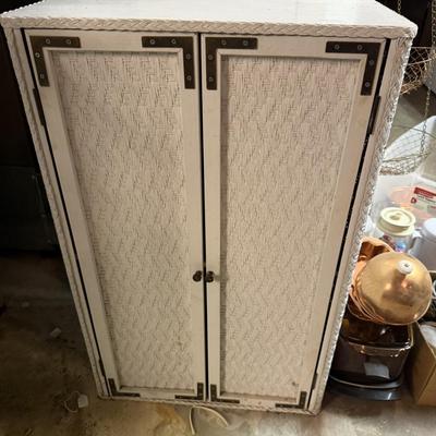 Storage cabinet
