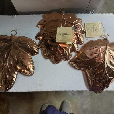 Set of 3 copper leaves