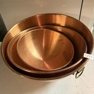Set of 3 copper bowls