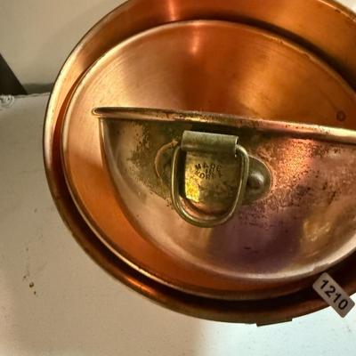 Set of 3 copper bowls