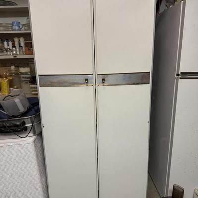 Metal cabinet