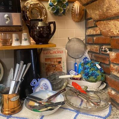 Lot 2: Kitchen Stove Area Selection