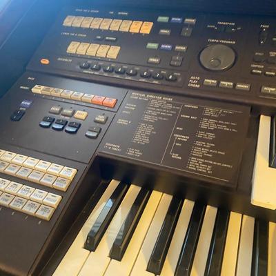 Lot 6: Technics Organ