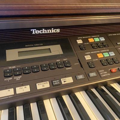 Lot 6: Technics Organ