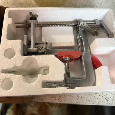 Pampered chef apple peeler