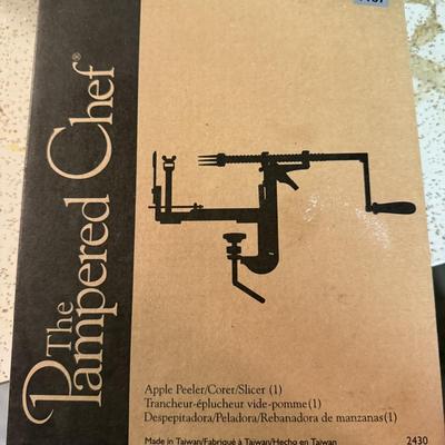 Pampered chef apple peeler