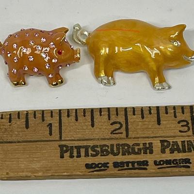 Pig Pins - 2 Pearlized pins pig shaped