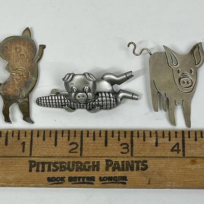 3 silver plate pig pins / broches