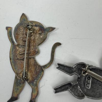 3 silver plate pig pins / broches