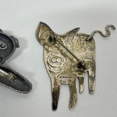 3 silver plate pig pins / broches