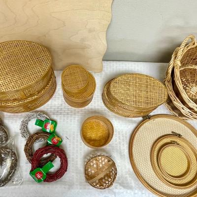 Rattan decor lot - boxes wreaths baskets