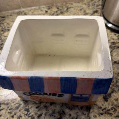 Cookie jar