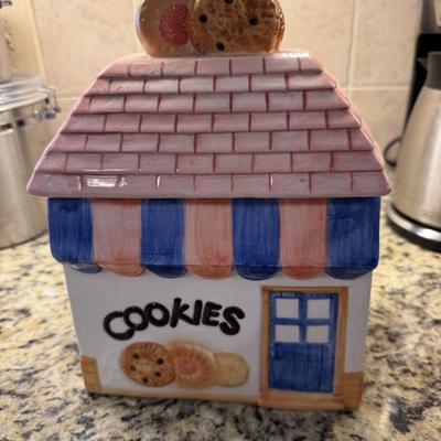Cookie jar
