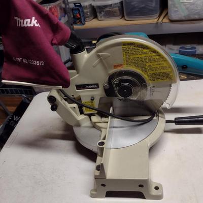 Makita 10" Miter Saw- In Working Condition