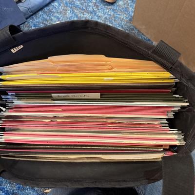 Hanging file folders