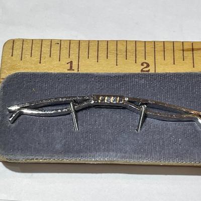 Vintage Sterling Silver Collar Bar Clip Holder in Very Good NIB Condition as Pictured.