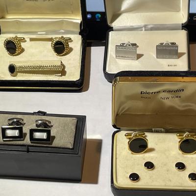 4-Vintage Pair of Name Brand Designer Cufflinks in VG Preowned Condition as Pictured.