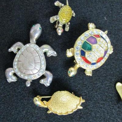 Assorted Animal Brooches - Pins - Pendants