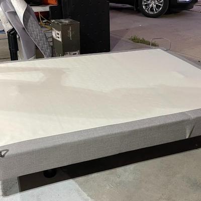 LIFT BED w/Comfort King Mattress. Reverie 5D Adjustable Foundation w/remote, ComfortKing Mattress