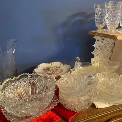 Lot 10: Front Room Glassware Collection