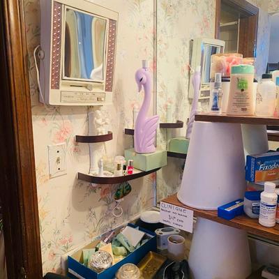 Lot 15: Clinique galore & Bathroom Selection