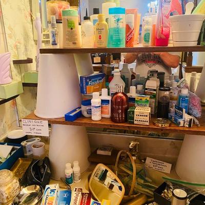 Lot 15: Clinique galore & Bathroom Selection