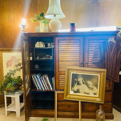 Lot 23: Entertainment Center, Art, MCM lamp & More