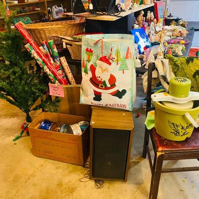 Lot 28: Vintage Holiday Selection