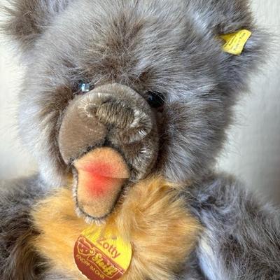Lot 39 - Steiff Bear “Zotty” 10 in